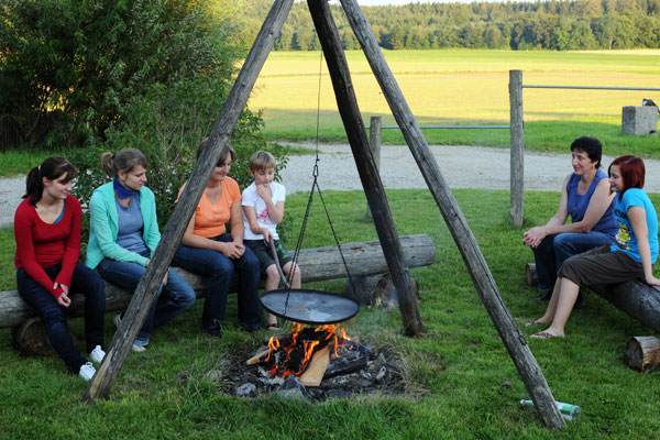 Grillen_gehoert_zu_einem_Bauernhofurlaub_einfach_dazu.jpg